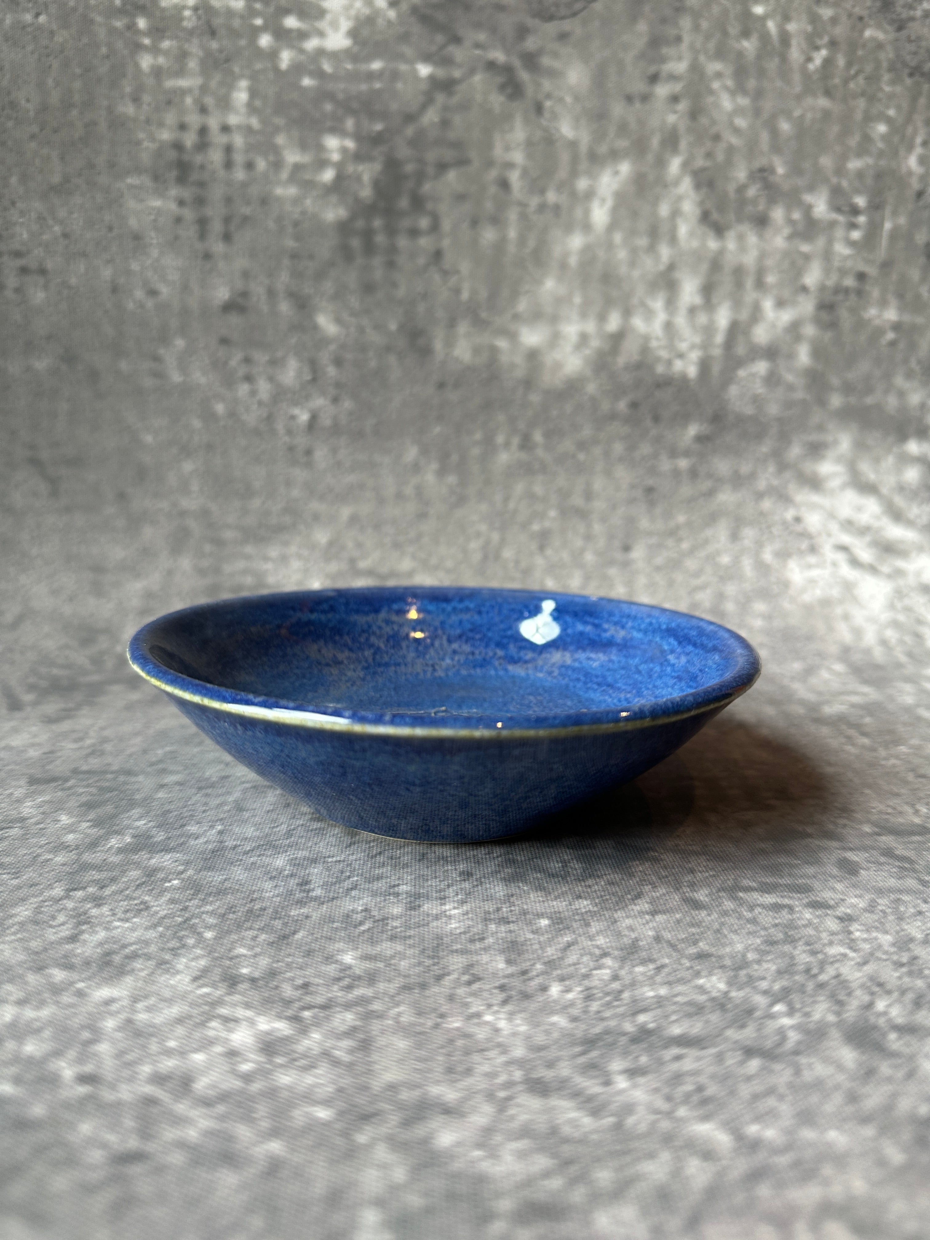 Stoneware garlic grater bowl
