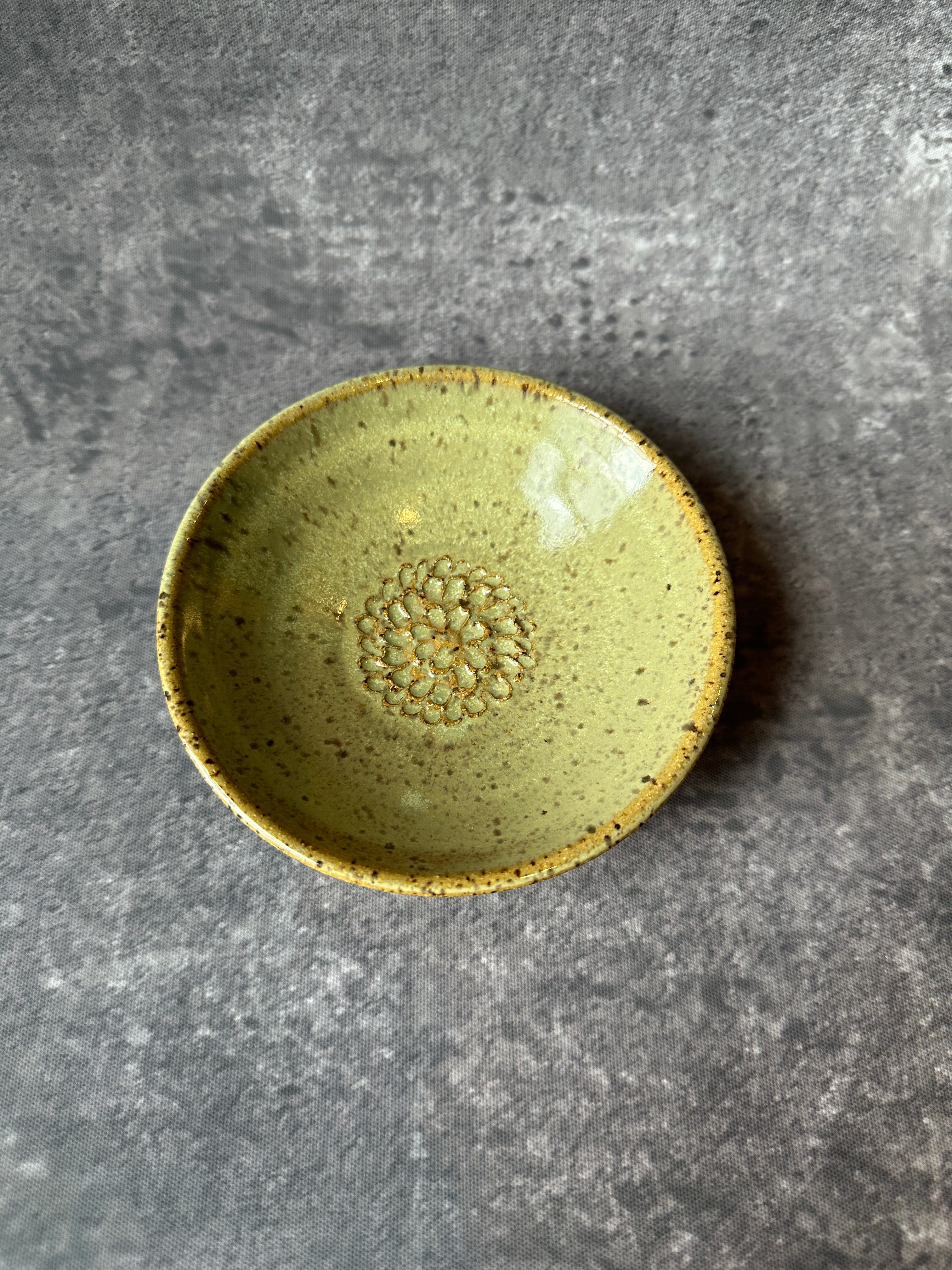 Stoneware Apple Green Garlic Grater Bread dipping bowl