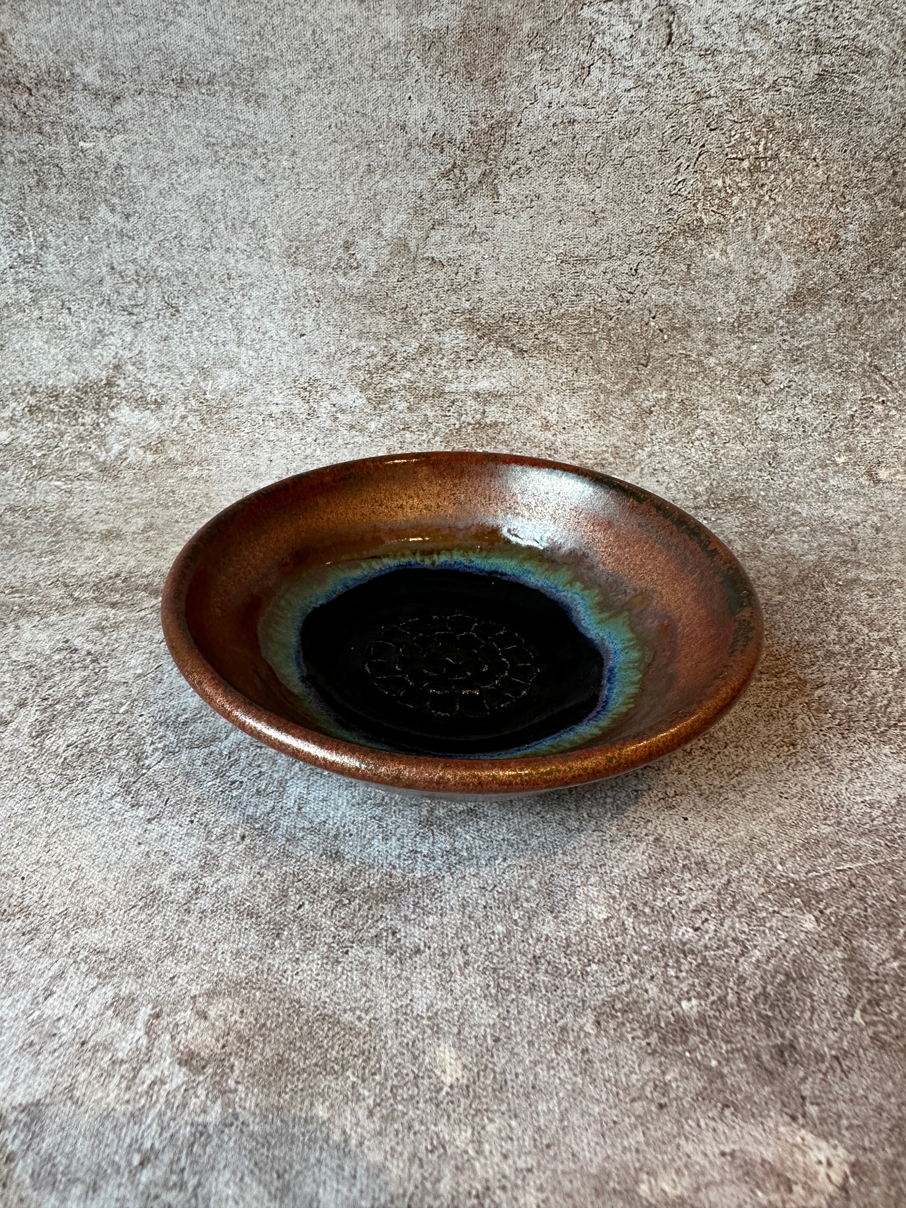 Stoneware Garlic Grater Bread Dipping Bowl in a Copper and dark blue glaze combo